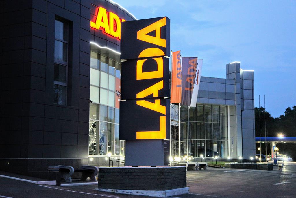 Стелы и Пилоны